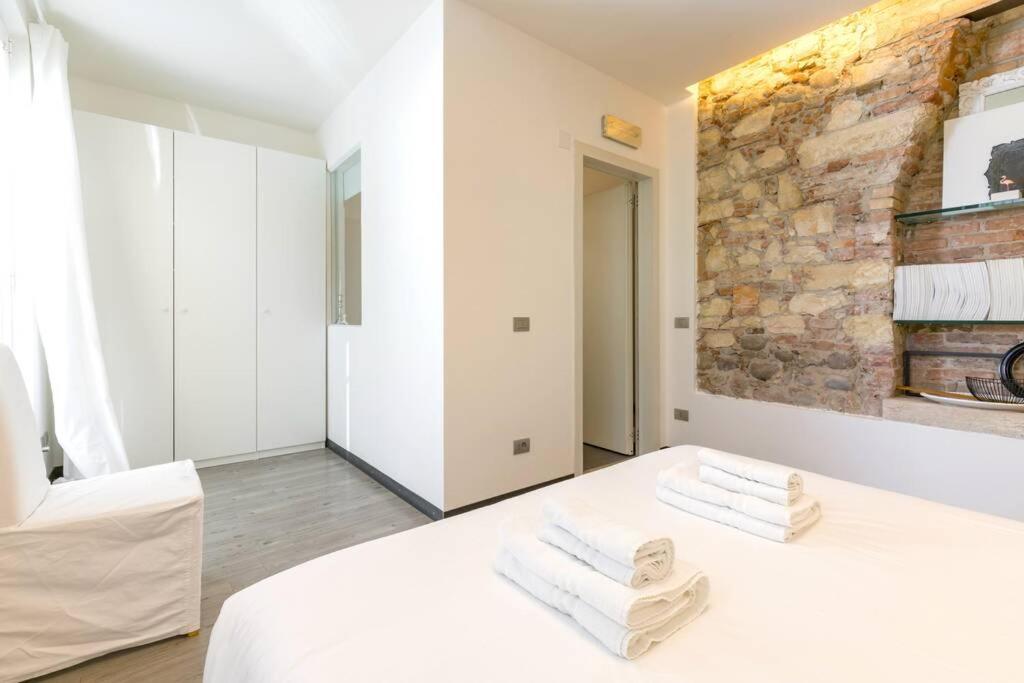 Punto Luce Home In Center Of Verona Ngoại thất bức ảnh