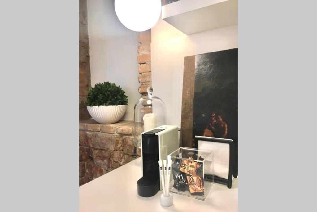 Punto Luce Home In Center Of Verona Ngoại thất bức ảnh